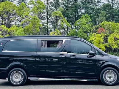 Mercedes-Benz Vito 2022, 72000 км, за 33254.21 USD