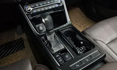 Hyundai Grandeur 2018, 159158 км, за 8261.78 USD - фото 9