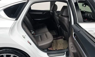 Hyundai Grandeur 2018, 159158 км, за 8261.78 USD - фото 11