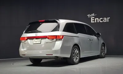 Honda Odyssey 2015, 193643 км, за 5382.7 USD