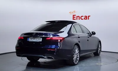 Mercedes-Benz E-Class 2022, 25405 км, за 28545.13 USD