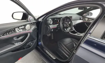 Mercedes-Benz E-Class 2022, 25405 км, за 28545.13 USD - фото 10