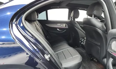 Mercedes-Benz E-Class 2022, 25405 км, за 28545.13 USD - фото 12