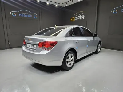 ChevroletGMDaewoo Cruze 2012, 68000 км, за 1652.57 USD
