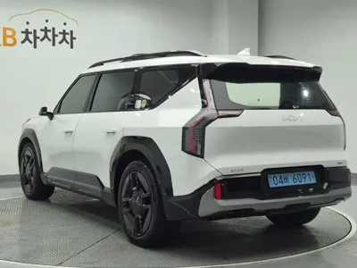 Kia EV9 2024, 72400 км, за 41628.69 USD