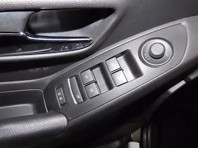 ChevroletGMDaewoo Trax 2019, 19144 км, за 7601.8 USD - фото 17