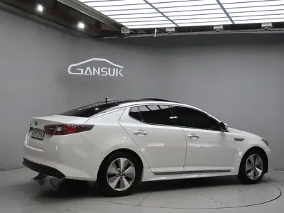Kia K5 2015, 150575 км, за 3872.92 USD