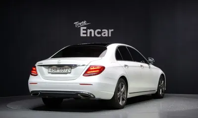 Mercedes-Benz E-Class 2017, 50028 км, за 12547.07 USD