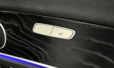Mercedes-Benz E-Class 2017, 50028 км, за 12547.07 USD - фото 19