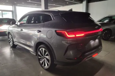 BYD Song PLUS New Energy 2023, 41500 км, за 15172 USD - фото 4