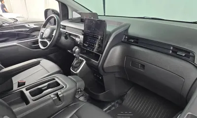 Hyundai Staria 2025, 39953 км, за 17318.89 USD - фото 7
