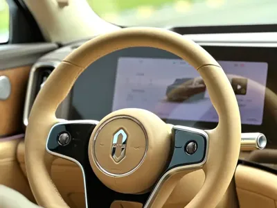 AITO 问界 AITO M9 2025, 9000 км, за 52997.62 USD