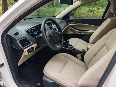 Ford Escort 2017, 83000 км, за 2766.28 USD