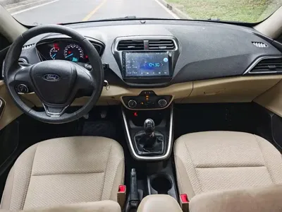 Ford Escort 2017, 83000 км, за 2766.28 USD