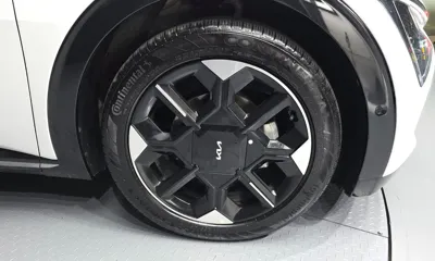 Kia EV6 2025, 33680 км, за 28160.69 USD