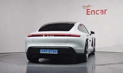 Porsche Taycan 2022, 32786 км, за 64526.72 USD