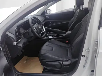 Hyundai Elantra 2023, 31500 км, за 10270.55 USD - фото 9
