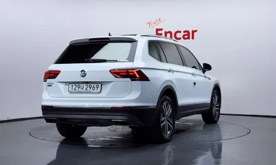 Volkswagen Tiguan 2020, 51950 км, за 15938.08 USD