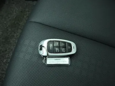 Hyundai Ioniq5 2023, 52760 км, за 6025.99 USD - фото 19