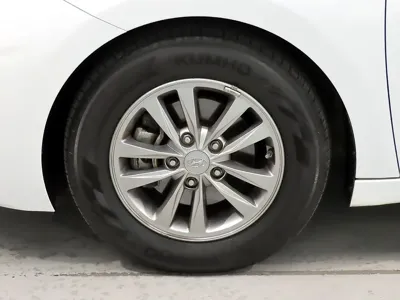 Hyundai Avante 2020, 135153 км, за 6316.34 USD