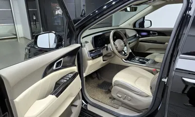 Kia Canival 2023, 111916 км, за 24625.58 USD - фото 11