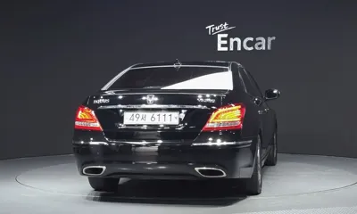 Hyundai Equus 2010, 74660 км, за 4225.44 USD
