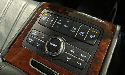Hyundai Equus 2010, 74660 км, за 4225.44 USD - фото 18