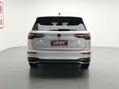 Volkswagen Viloran 2023, 104700 км, за 19996.67 USD