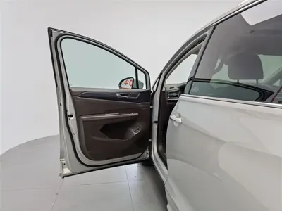 Volkswagen Viloran 2023, 104700 км, за 19996.67 USD - фото 8
