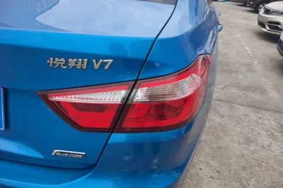 Changan Alsvin V7 2015, 132700 км, за 3929 USD - фото 9