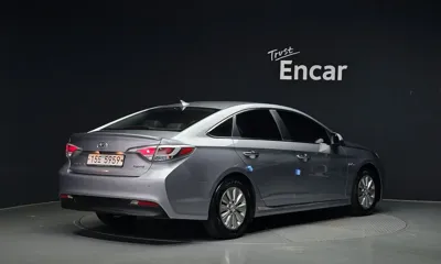 Hyundai Sonata 2015, 129258 км, за 6236.05 USD