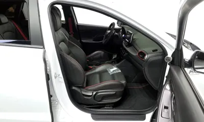 Hyundai i30 2020, 118898 км, за 8198.77 USD - фото 11