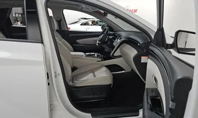 Hyundai Tucson 2022, 50142 км, за 19028.74 USD - фото 11