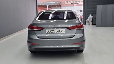 Hyundai Avante 2018, 116596 км, за 4299.68 USD