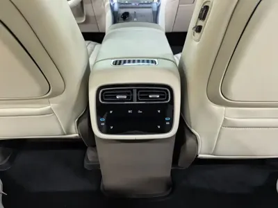 Denza 腾势N8L 2025, 11000 км, за 37935.38 USD