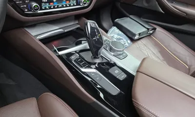 BMW 5-Series 2018, 112785 км, за 15960.92 USD - фото 9