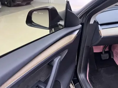 Tesla Model Y 2022, 64000 км, за 23366.23 USD - фото 9