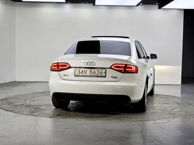 Audi A4 2012, 133700 км, за 1943.7 USD