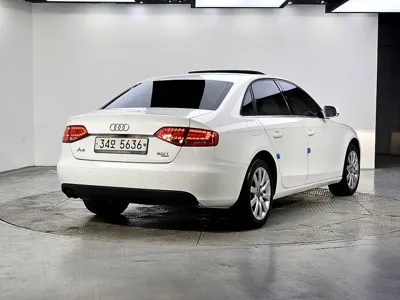 Audi A4 2012, 133700 км, за 1943.7 USD