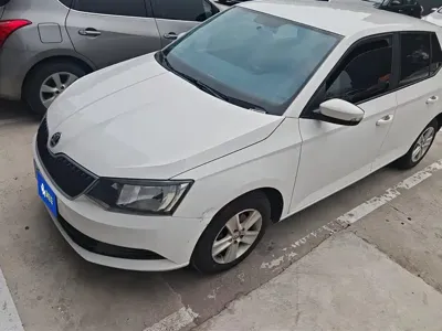 Skoda Fabia 2015, 76400 км, за 3315.87 USD