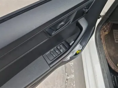 Skoda Fabia 2015, 76400 км, за 3315.87 USD - фото 7