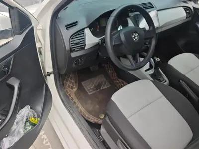 Skoda Fabia 2015, 76400 км, за 3315.87 USD - фото 9