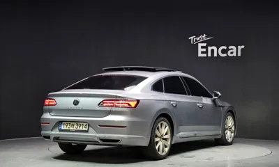 Volkswagen Arteon 2022, 48018 км, за 19692.79 USD
