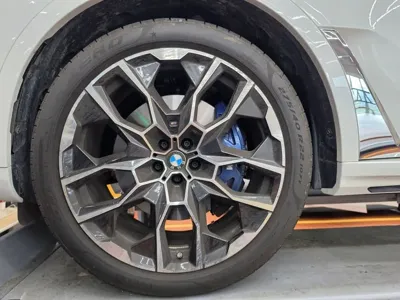 BMW X7 2025, 7951 км, за 78442.96 USD
