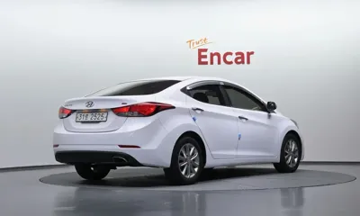 Hyundai Avante 2014, 177875 км, за 3503.44 USD