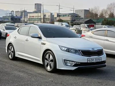 Kia K5 · 2012 год