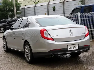 Lincoln MKS 2014, 125351 км, за 2931.6 USD