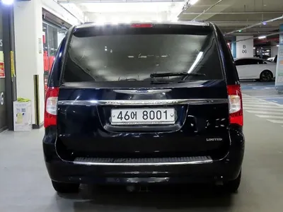 Chrysler Grand Voyager 2011, 190305 км, за 5814.34 USD