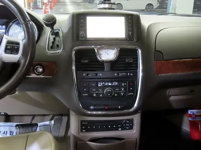 Chrysler Grand Voyager 2011, 190305 км, за 5814.34 USD - фото 9