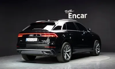 Audi Q8 2022, 92722 км, за 39739.43 USD